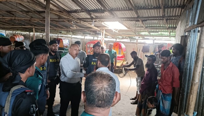 মেট্রোপলিটন পুলিশের যৌথ অভিযানে ১০টি ব্যাটারি চালিত অটোরিকশা গ্যারেজের অবৈধ বিদ্যুৎ সংযোগ বিচ্ছিন্ন।