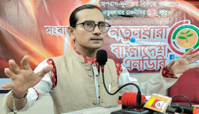 ড. ইউনূসের এই সফর পতনের ঘন্টা বাজাবে : মোমিন মেহেদী