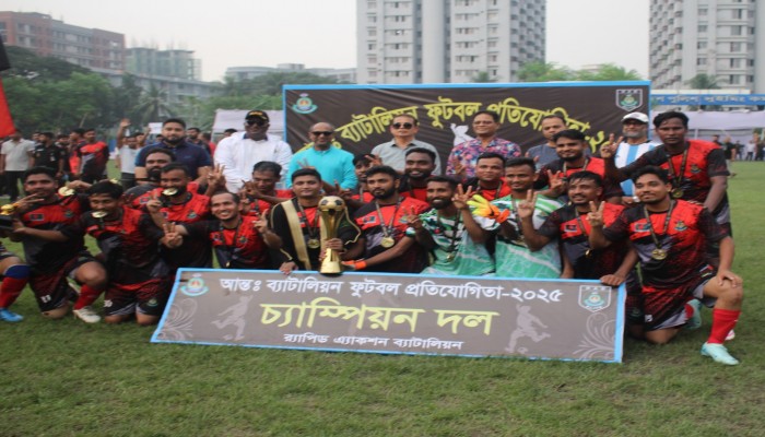 র‌্যাব ফোর্সেস হেডকোয়ার্টার্স কর্তৃক আয়োজিত আন্তঃব্যাটালিয়ন ফুটবল টুর্নামেন্ট-২০২৫ এ চ্যাম্পিয়ন হওয়ার গৌরব অর্জন করেছে র‌্যাব-০২।