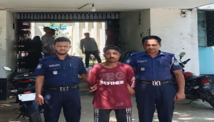 কেন্দুয়ায় যাত্রীবাহী নাইট কোচ থেকে ডাকাত সন্দেহে আটক: ১