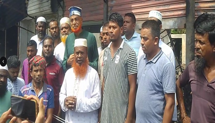 হিজলায় বিদ্যুৎ শর্ট সার্কিট থেকে আগুন লেগে দেড় কোটি টাকা ক্ষতিগ্রস্ত