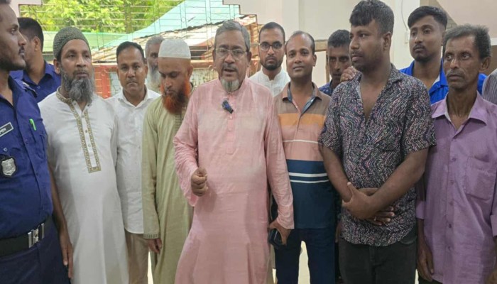 নাইক্ষ্যংছড়িতে পূজা মন্ডপ পরিদর্শনে জেলা জামায়াতের আমীর-এস এম আব্দুস সালাম আজাদ