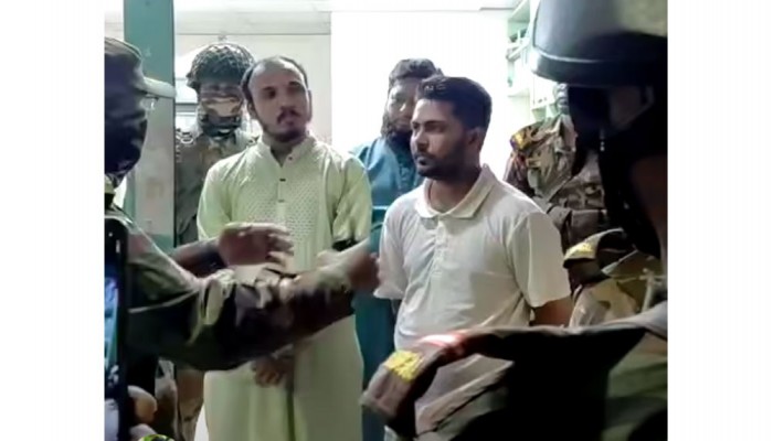 হান্নান মাসউদের মুচলেকায় ছাড়া পাওয়া সেই সমন্বয়ক ফের চাঁদাবাজির অভিযোগে আটক