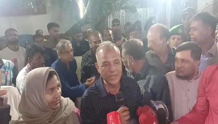 দুর্গাপূজা উপলক্ষে হিন্দু সম্প্রদায়ের নেতৃবৃন্দকে শুভেচ্ছা জানালেন স্বরাষ্ট্র উপদেষ্টা