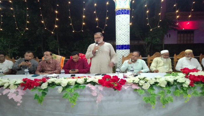 মির্জাগঞ্জে হিন্দু সম্প্রদায়ের সাথে জেলা বিএনপির শুভেচ্ছা বিনিময়