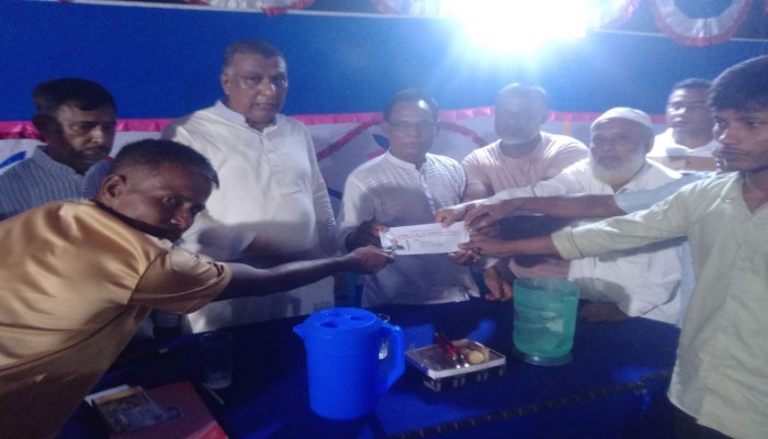 দিনাজপুর-০৫ আসনে বিএনপির মনোনয়ন প্রত্যাশী ব্যারিস্টার কামরুজ্জামান এর পক্ষে শারদীয় দুর্গাপূজা উপলক্ষে শুভেচ্ছা বিনিময় ও আর্থিক সহায়তা প্রদান