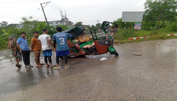 কালীগঞ্জে ড্রাম্প ট্রাকের ধাক্কায় শিশু সহ অটোরিকশার তিন যাত্রী নিহত, আহত ২