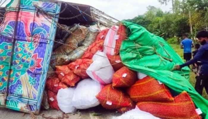 হবিগঞ্জে ট্রাক-পিকআপ সংঘর্ষে ব্যবসায়ী নিহত