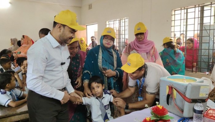কালীগঞ্জে টাইফয়েড টিকাদান ক্যাম্পেইনের উদ্বোধন লক্ষ ৮২ হাজার ৮২১ শিশুকে টিকা দেওয়ার লক্ষ্য