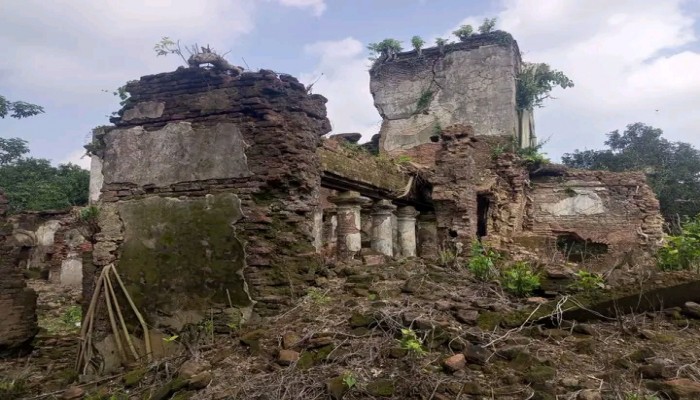 জগদল রাজবাড়ী এখন ধ্বংস স্তুপেই ইতিহাস