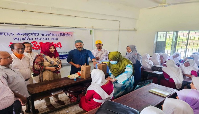 ব্রাহ্মণপাড়ায় টাইফয়েড টিকার কার্যক্রম উদ্বোধন