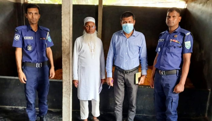 দেবীগঞ্জে অস্বাস্থ্যকর পরিবেশে খাবার তৈরি, দুই প্রতিষ্ঠানকে জরিমানা