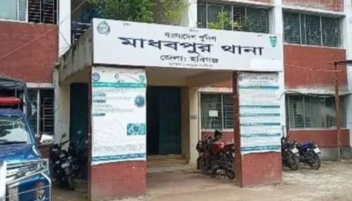 মাধবপুরে সন্তানের অভিভাবকত্ব নিয়ে মামলা শিশুকে উদ্ধারে গিয়ে হামলার শিকার পুলিশ