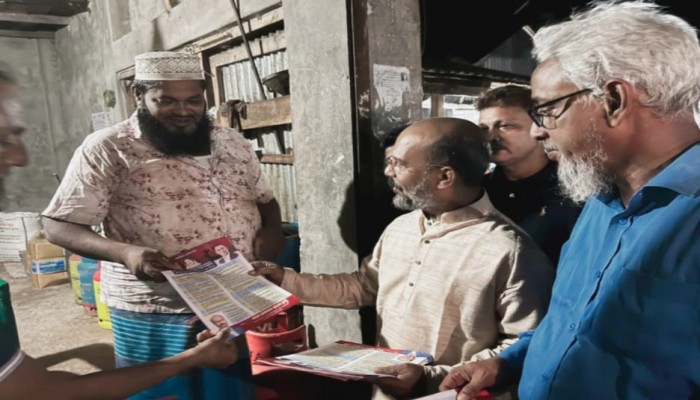 বরিশাল-২ আসনে মনোনয়ন প্রত্যাশী লায়ন আকতার হোসেন সেন্টুর ৩১ দফার লিফলেট বিতরণ ও ধানের শীষে ভোট প্রার্থণা