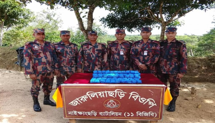 নাইক্ষ্যংছড়িতে বিজিবি'র অভিযানে ১ লাখ পিস ইয়াবা উদ্ধার