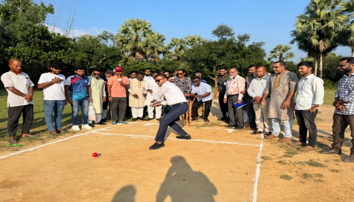 খেলাধুলা মানুষকে পাপ কাজ থেকে দূরে রাখে: ইউএনও কামরুল ইসলাম