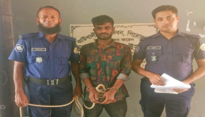 কাউখালীতে ওয়ারেন্টভূক্ত আসামি দুর্ধর্ষ মাদক সম্রাট পারভেজ মহাজন গ্রেফতার