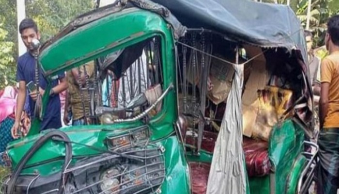 বোয়ালখালীতে দুই সিএনজি চুরি