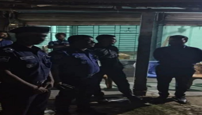 কেন্দুয়ায় জুয়ার আড়ালে ষাঁড়ের লড়াই জব্দ ষাঁড় নিলামে বিক্রি