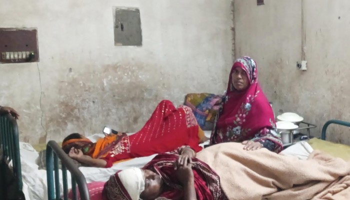 পূর্ব বিরোধের জের কুড়িগ্রামের উলিপুরে পাশের বাড়ি যাওয়াকে কেন্দ্র করে কুপিয়ে জখম থানায় অভিযোগ