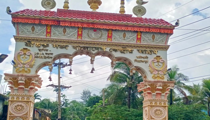 কাউখালীতে কেন্দ্রীয় আশ্রমের নেতৃত্বের রশি টানাটানি, অর্থ আত্মসাৎ এর পাল্টাপাল্টি অভিযোগ উঠেছে