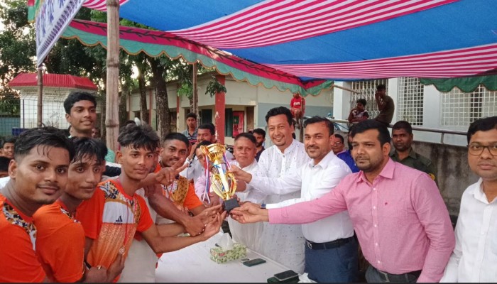 তরুন প্রজন্মকে খেলার মাঠে ফিরিয়ে আনতে হবে -ইউএনও এটিএম কামরুল ইসলাম