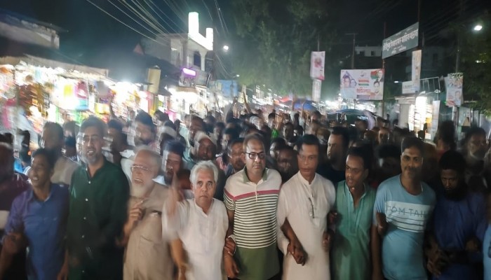 দলীয় মনোনয়ন পরিবর্তনের দাবিতে গৌরীপুরে বিক্ষোভ