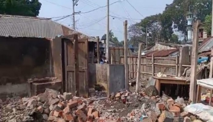 ‎মণিরামপুরে অবৈধ ভাবে সরকারি জমির সাথে মালিকানা জমি দখলের অভিযোগ!