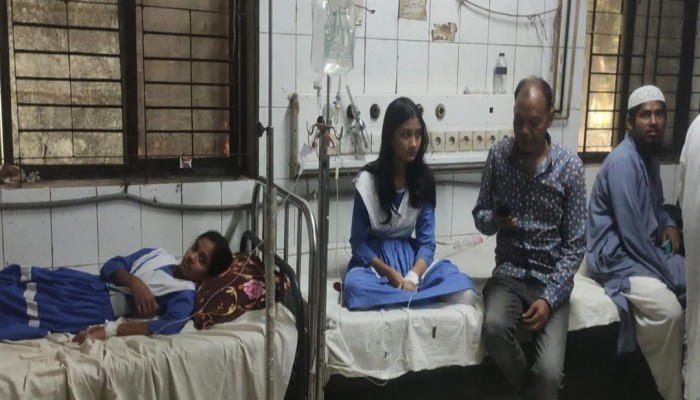 ঠাকুরগাঁওয়ে কুমারপুর উচ্চ বিদ্যালয়ের ছয় শিক্ষার্থী অসুস্থ, এলাকায় চাঞ্চল্য