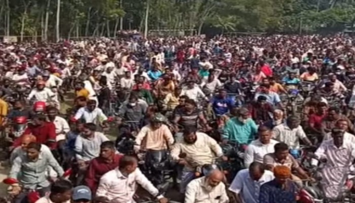 কুড়িগ্রামের উলিপুরে বিএনপির প্রার্থী তাসভীর উল ইসলাম মোটর সাইকেল শোডাউনের হাজার হাজার নেতাকর্মী