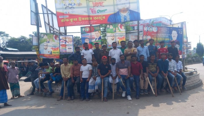লকডাউন প্রতিবাদে হোসেনপুরে তাঁতীদলের বিক্ষোভ ও অবস্থান কর্মসূচী