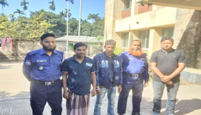 কেন্দুয়ায় ‘মাদক সম্রাট’সহ দুই আসামি গ্রেফতার