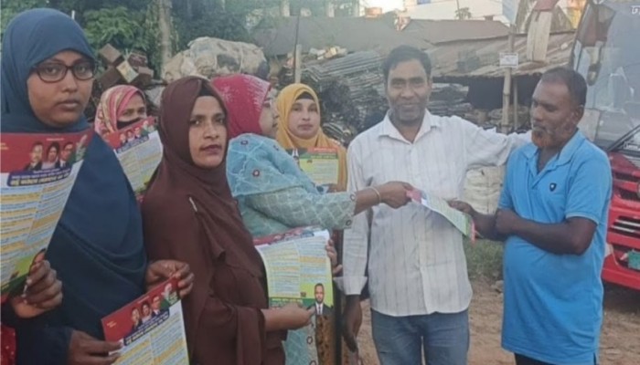 আন্তর্জাতিক অপরাধ ট্রাইবুন্যালে শেখ হাসিনার ফাসির রায়ঃ ভালুকায় পৌর মহিলা দলের আনন্দ মিছিল