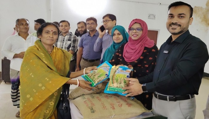 কালীগঞ্জে বোরো মৌসুমে ১৪৪০ জন কৃষক বিনামূল্যে পেলেন কৃষি প্রণোদনা