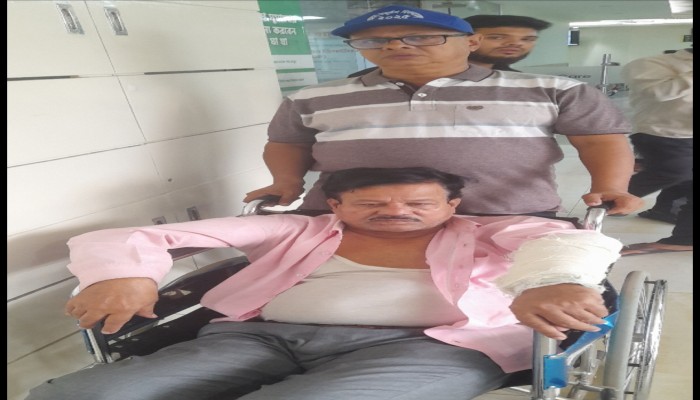 বোয়ালখালীতে সড়ক দূঘর্টনায় সাংবাদিকসহ ৫ আহত