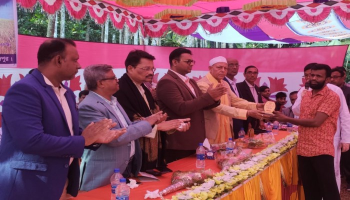 কাউখালী নবান্ন উৎসব ও সফল কৃষক সম্মাননা পুরস্কার বিতরণ অনুষ্ঠান অনুষ্ঠিত হয়েছে