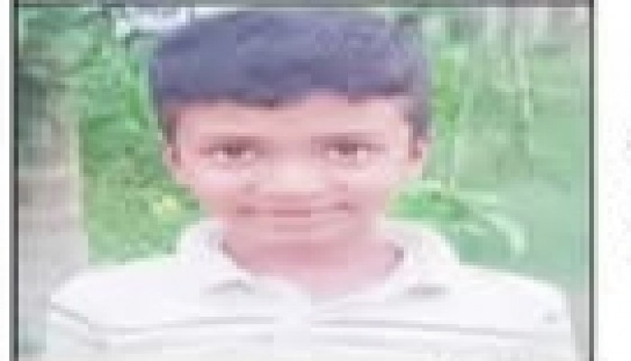 কটিয়াদীতে ধান কাটার মেশিনের নিচে পড়ে এক শিশুর মৃত্যু