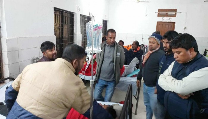 সার বিতরণে হট্টগোল কৃষি কর্মকর্তার উপস্থিতিতে উপ-সহকারী কর্মকর্তাকে মারপিট হাসপাতালে ভর্তি