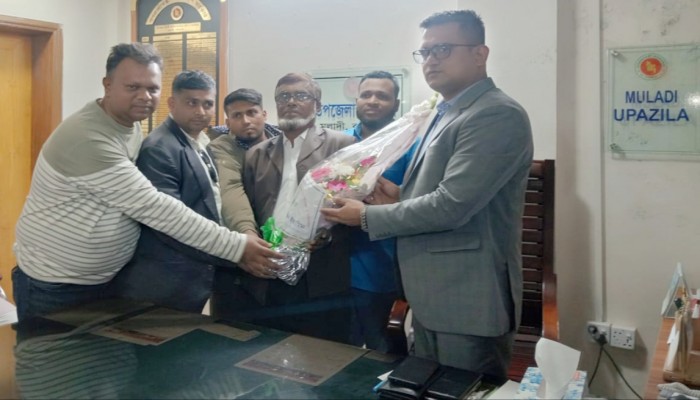 মুলাদীতে সদ্য যোগদানকারী উপজেলা নির্বাহী কর্মকতার সাথে গনঅধিকার পরিষদের নেতাকর্মীদের শুভেচ্ছা বিনিমিয়