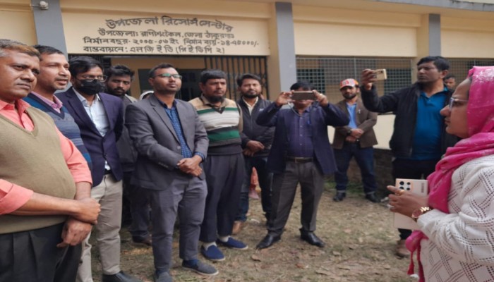 রাণীশংকৈলে এক স্কুলের পরিক্ষা আটকে দিলেন কয়েক স্কুলের শিক্ষক- শিক্ষকদের হুশিয়ারি দিলেন ইউএনও
