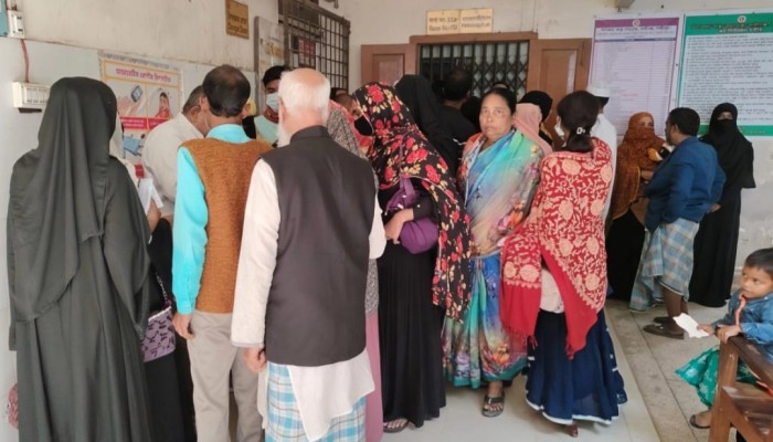 কালীগঞ্জে স্বাস্থ্য খাতে দ্বিমুখী আন্দোলন: স্থবিরতা বাড়ছে সেবা ব্যবস্থায়