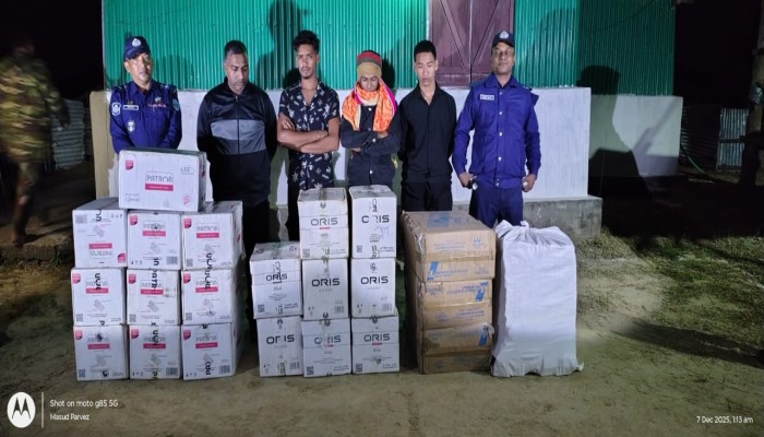 রাজস্থলীতে সেনাবাহিনীর অভিযানে সাড়ে ২১ লাখ টাকার ভারতীয় সিগারেট জব্দ, ইউপি সদস্যসহ ৪ জন আটক
