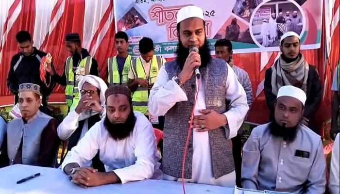 ফুলবাড়ীতে ৫ শতাধিক এতিম,অসহায় ও নবমুসল্লিদের মাঝে শীতবস্ত্র বিতরণ