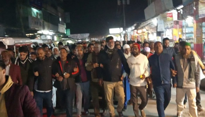 মুলাদীতে জয়নুল আবেদিনের পক্ষে ধানের শীষে ভোট প্রার্থনা করে মিছিল করেছে পৌরসভা বিএনপি ও অঙ্গসংগঠন