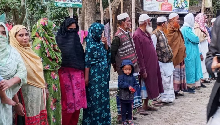 ‎হিজলায় যুবদল নেতাকে কুপিয়ে হত্যার চেষ্টা ‎প্রতিবাদে বিক্ষোভ  ও মানববন্ধন