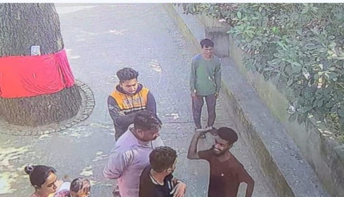 রাজশাহীতে পুরোহিতকে মারধর