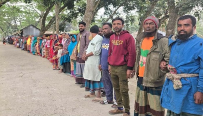 কালকিনিতে আসামী গ্রেফতারের দাবীতে মানববন্ধন ও বিক্ষোভ