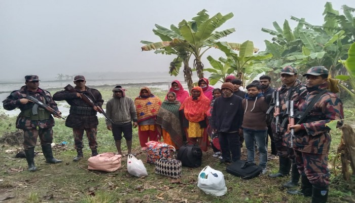 ৫৯ বিজিবি অধীস্থ ভোলাহাট সীমান্তে অবৈধ অনুপ্রবেশে ২৭ জন আটক
