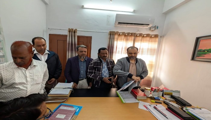 বাগেরহাটে আরও একটি  আসনের মনোনয়ন সংগ্রহ সিলভার সেলিমের