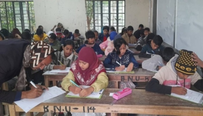 দীর্ঘ ১৫ বছর পর কুড়িগ্রামে ম্যাধমিক শিক্ষাথীদের বৃত্তি পরীক্ষা অনুষ্ঠিত